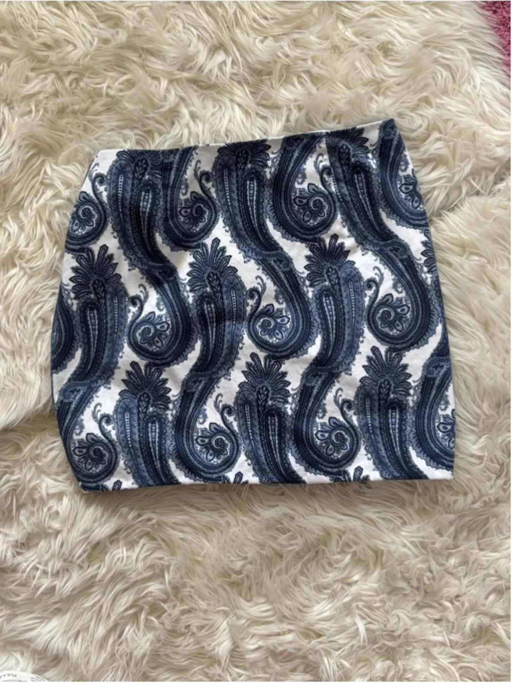 Focus 2000s 90s vintage paisley mini skirt